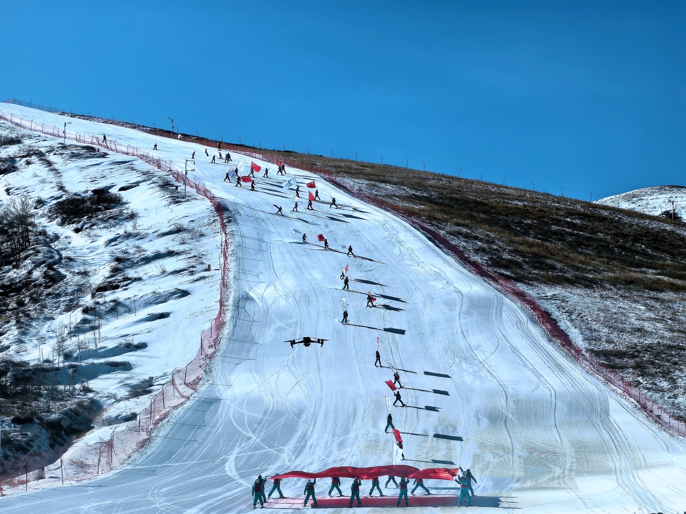 “十四冬”乌兰察布凉城赛区开赛仪式在凉城滑雪场举行
