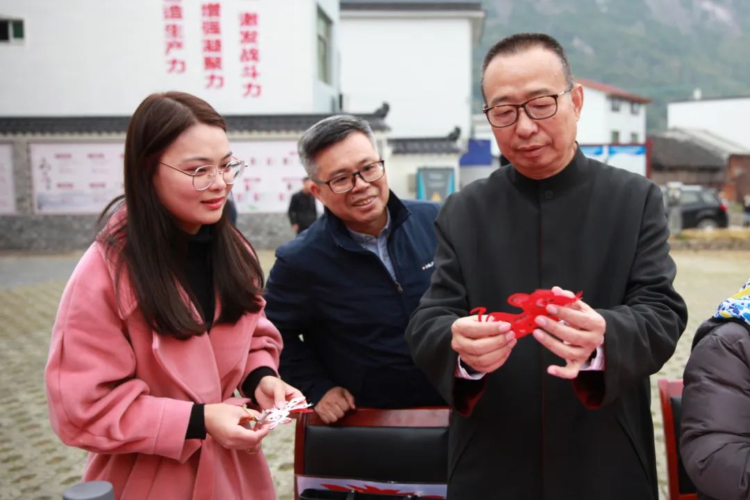 展讯 ▎庆祝中华人民共和国成立75周年 · “十年耕耘 繁花竞放” 中国文联“深入生活、扎根人民”主题摄影展 第14张