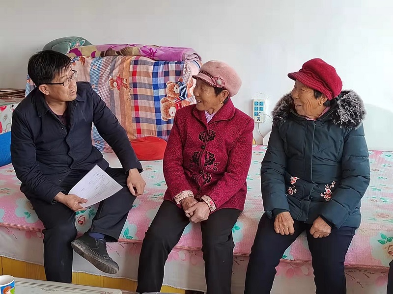 乌兰察布市凉城县永兴镇包村联户零距离服务群众