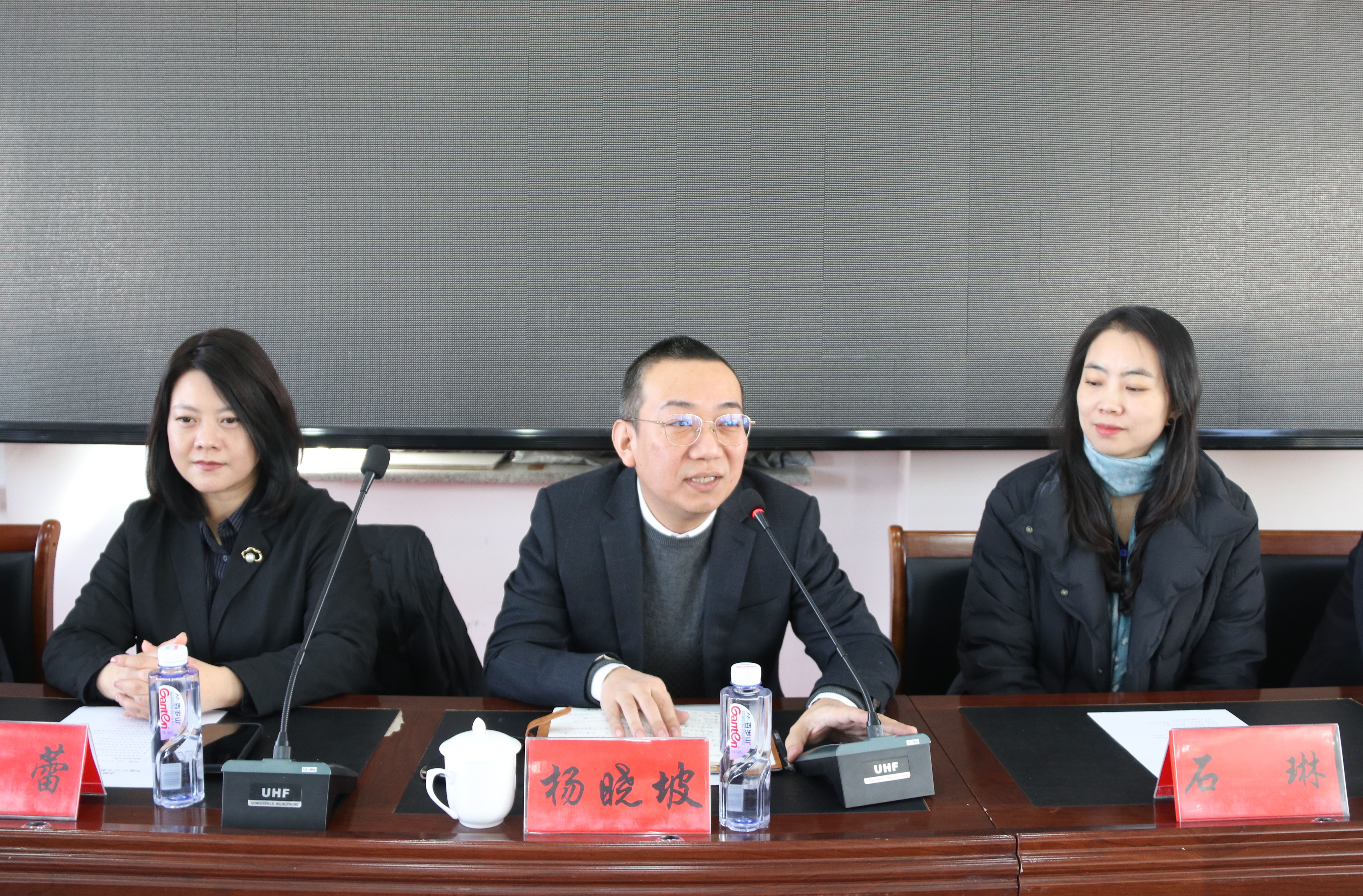 签约仪式上,张启航表示,赤峰学院与敖汉旗教育局共建u